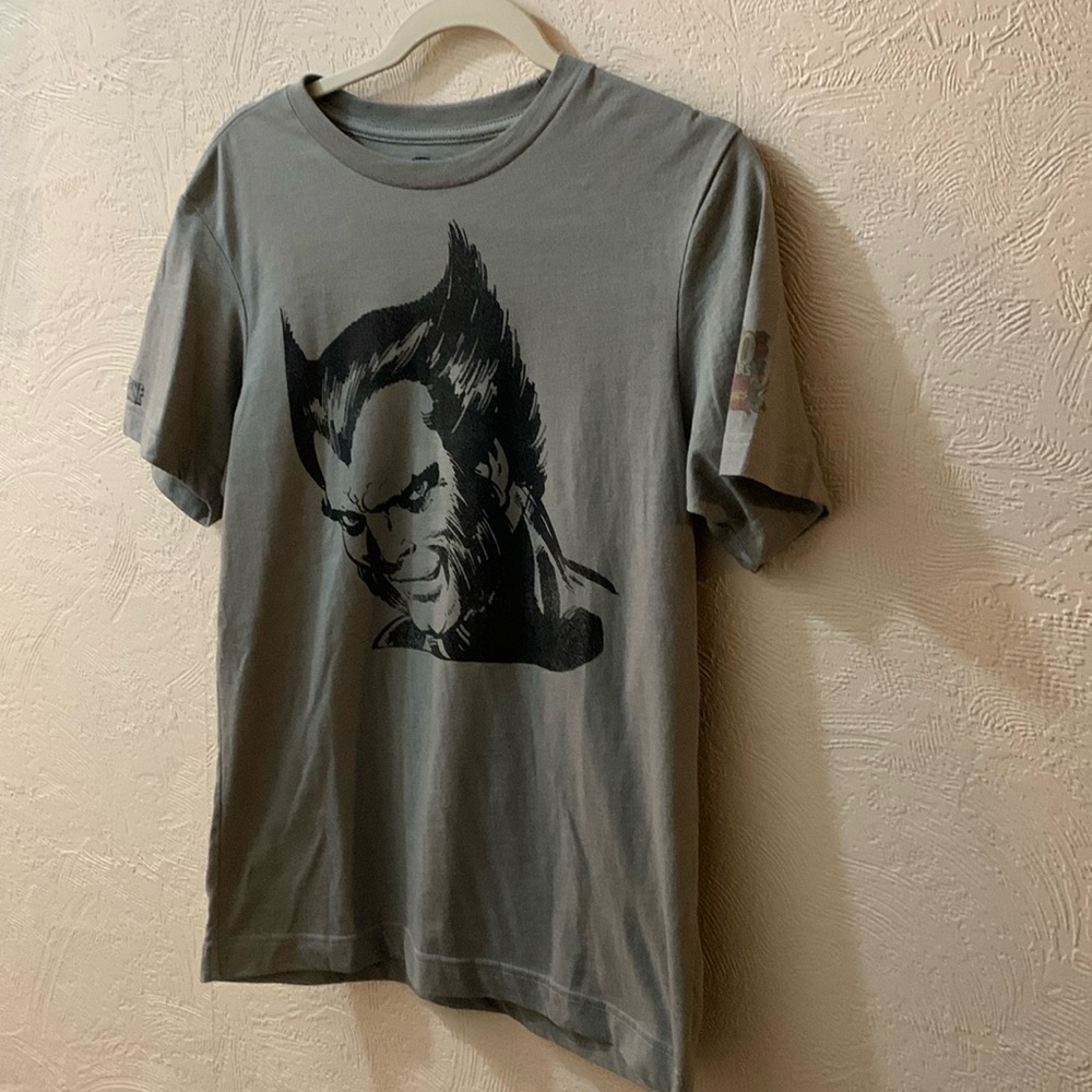 📚Back to School Cool! 🍎 Like new boys gray Wolverine T-shirt, size XL